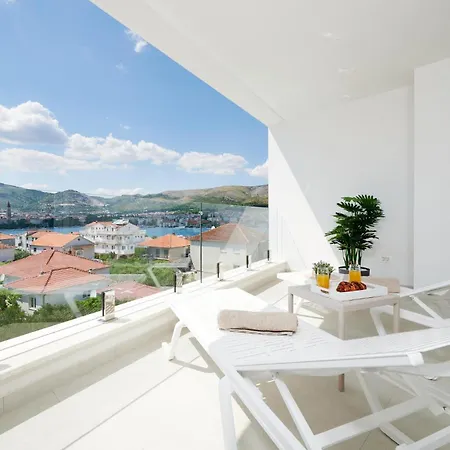 Holiday home Beach Front Home In Trogir *
